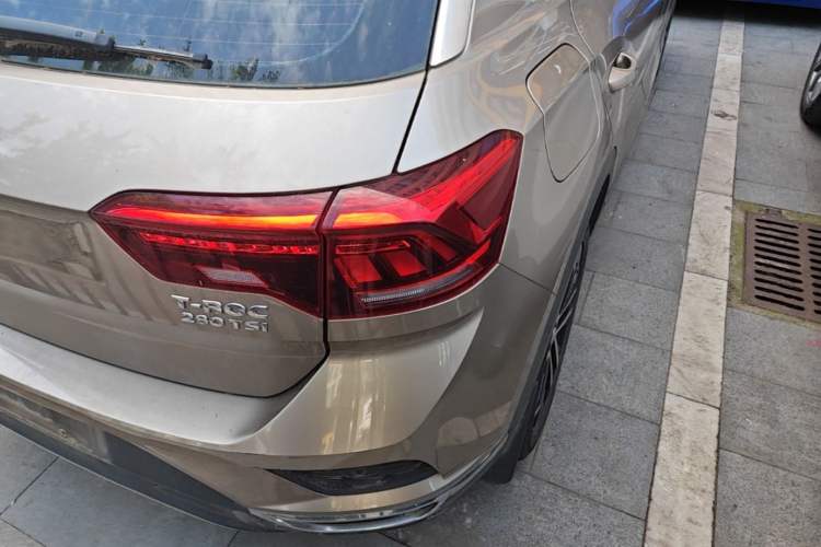 Used Volkswagen T-ROC 2018 280TSI DSG Two-Wheel-Drive Comfort Version China V Standard Right Rear Taillight