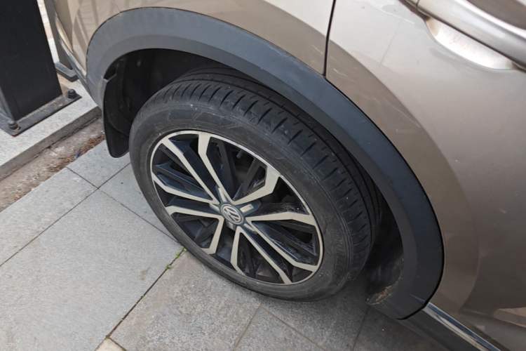 Used Volkswagen T-ROC 2018 280TSI DSG Two-Wheel-Drive Comfort Version China V Standard Right Rear Wheel Hub