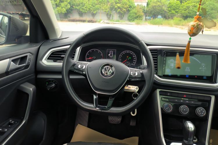 Used Volkswagen T-ROC 2018 230TSI DSG Two-Wheel Drive Advanced Version China V Standard Steering Wheel