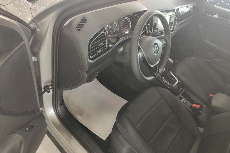 Used Volkswagen T-ROC 2018 280TSI DSG Two-Wheel-Drive Comfort Version China V Standard Driver Seat