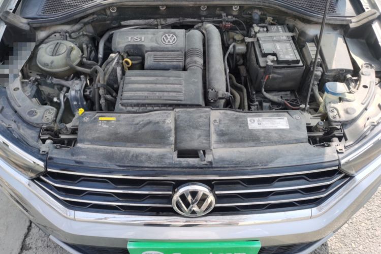 Used Volkswagen T-ROC 2018 280TSI DSG Two-Wheel Drive Advanced Version China V Emission Standard Engine Bay