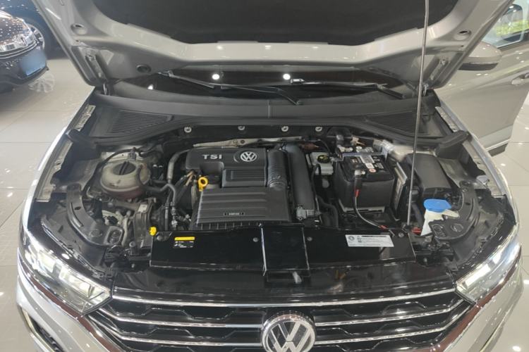 Used Volkswagen T-ROC 2018 280TSI DSG Two-Wheel-Drive Comfort Version China V Standard Engine Bay