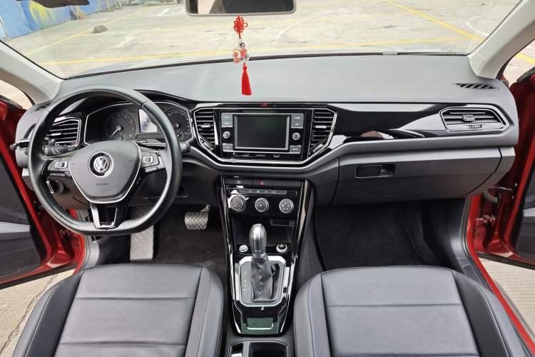 Used Volkswagen T-ROC 2018 280TSI DSG Two-Wheel-Drive Comfort Version China V Standard Interior 1