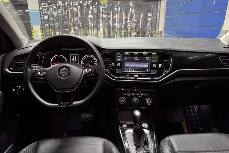 Used Volkswagen T-ROC 2018 280TSI DSG Two-Wheel-Drive Comfort Version China V Standard Interior 1
