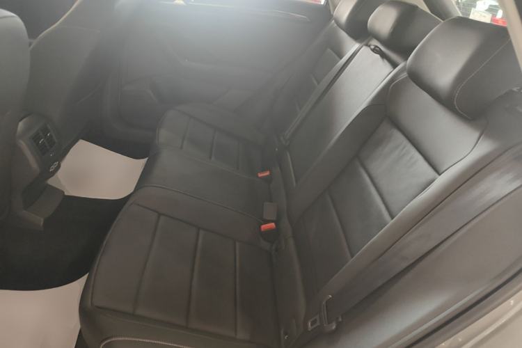 Used Volkswagen T-ROC 2018 280TSI DSG Two-Wheel-Drive Comfort Version China V Standard Left Rear Seat