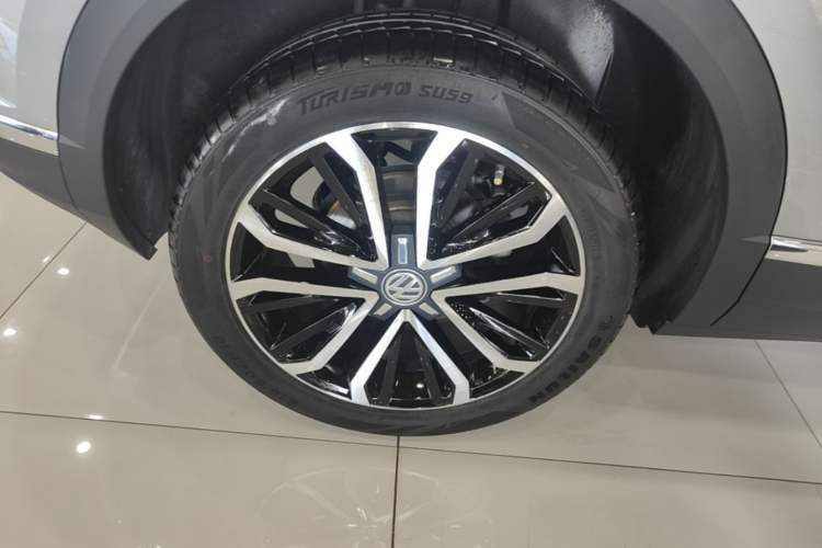 Used Volkswagen T-ROC 2018 280TSI DSG Two-Wheel-Drive Comfort Version China V Standard Right Rear Wheel Hub