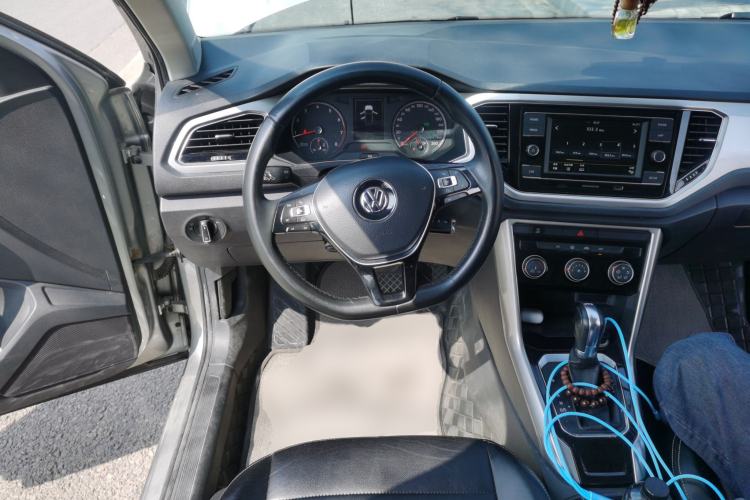 Used Volkswagen T-ROC 2018 280TSI DSG Two-Wheel Drive Advanced Version China V Emission Standard Steering Wheel