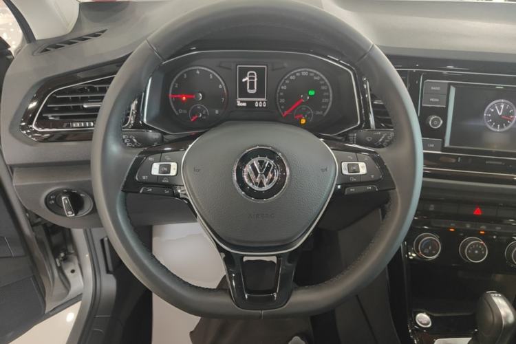 Used Volkswagen T-ROC 2018 280TSI DSG Two-Wheel-Drive Comfort Version China V Standard Steering Wheel