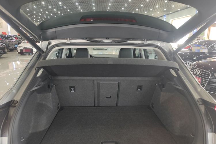 Used Volkswagen T-ROC 2018 280TSI DSG Two-Wheel-Drive Comfort Version China V Standard Trunk