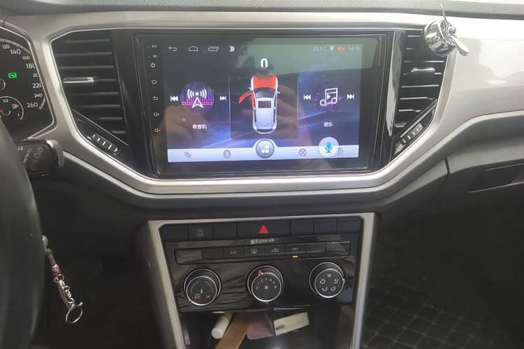 Used Volkswagen T-ROC 2018 230TSI DSG Two-Wheel Drive Advanced Version China V Standard Audio And AC Panel