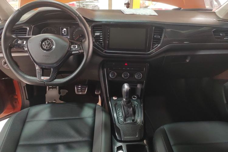 Used Volkswagen T-ROC 2018 280TSI DSG Two-Wheel-Drive Comfort Version China V Standard Center Console