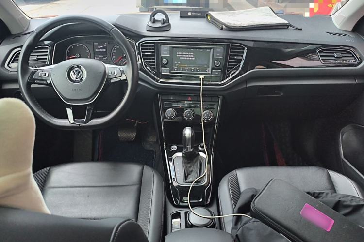 Used Volkswagen T-ROC 2018 280TSI DSG Two-Wheel-Drive Comfort Version China V Standard Center Console