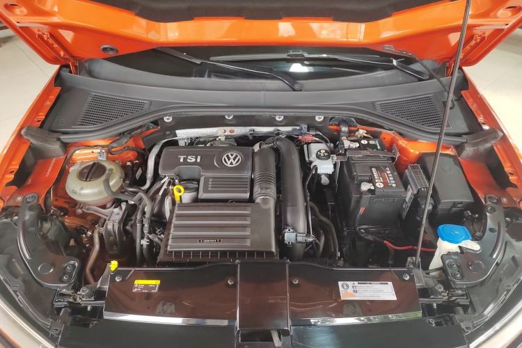 Used Volkswagen T-ROC 2018 280TSI DSG Two-Wheel-Drive Comfort Version China V Standard Engine Bay