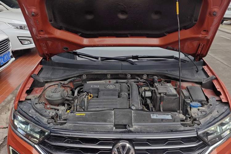 Used Volkswagen T-ROC 2018 280TSI DSG Two-Wheel-Drive Comfort Version China V Standard Engine Bay