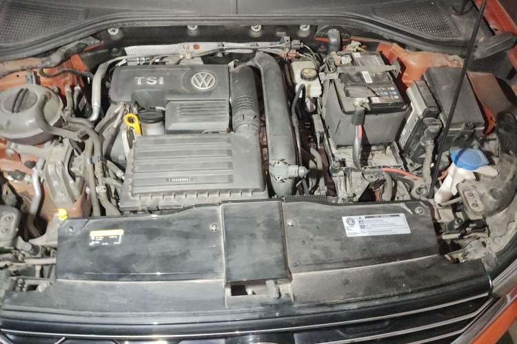 Used Volkswagen T-ROC 2018 280TSI DSG Two-Wheel-Drive Comfort Version China V Standard Engine Bay