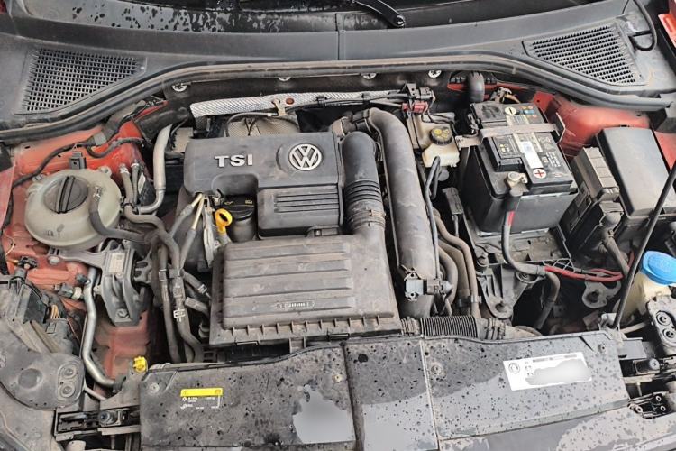 Used Volkswagen T-ROC 2018 280TSI DSG Two-Wheel-Drive Comfort Version China V Standard Engine Bay