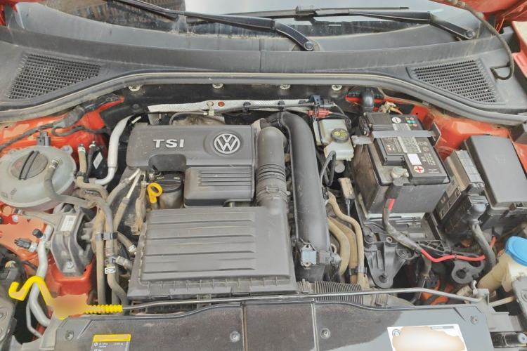 Used Volkswagen T-ROC 2018 280TSI DSG Two-Wheel-Drive Comfort Version China V Standard Engine Bay