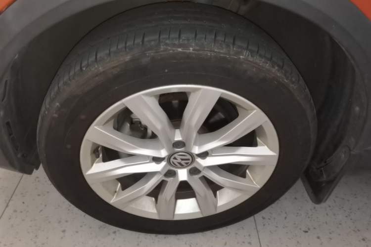 Used Volkswagen T-ROC 2018 280TSI DSG Two-Wheel Drive Advanced Version China V Emission Standard Exterior 1