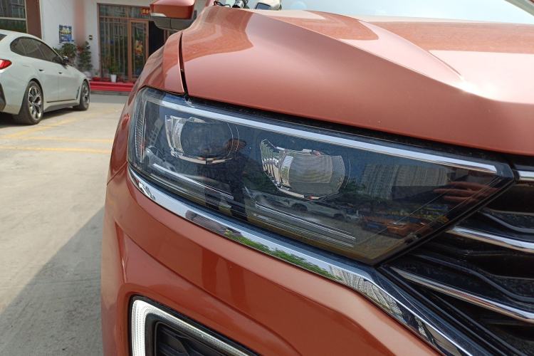 Used Volkswagen T-ROC 2018 280TSI DSG Two-Wheel Drive Comfort Version China VI Standard Exterior 6
