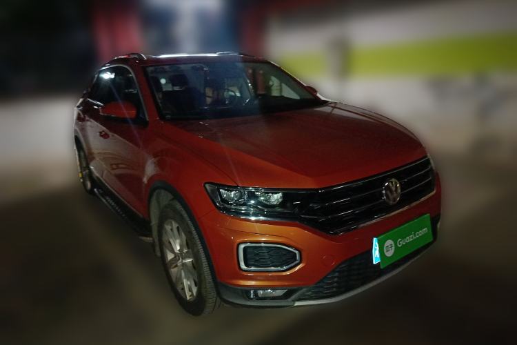 Used Volkswagen T-ROC 2018 230TSI DSG Two-Wheel Drive Advanced Version China VI Standard Front Right 45 Deg
