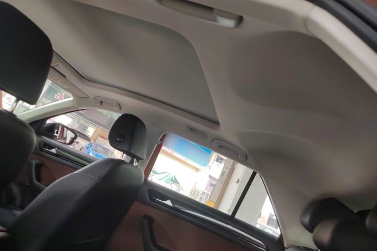Used Volkswagen T-ROC 2018 280TSI DSG Two-Wheel-Drive Comfort Version China V Standard Headliner