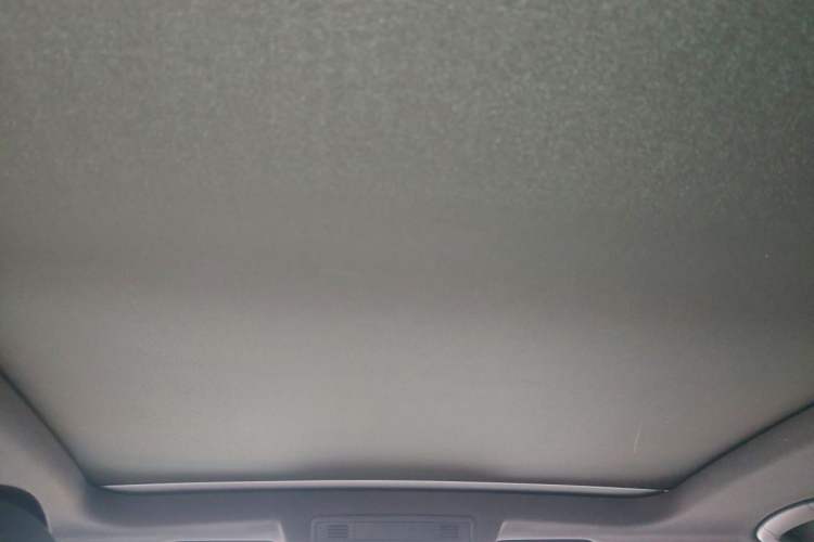 Used Volkswagen T-ROC 2018 280TSI DSG Two-Wheel-Drive Luxury Version China V Emission Standard Headliner