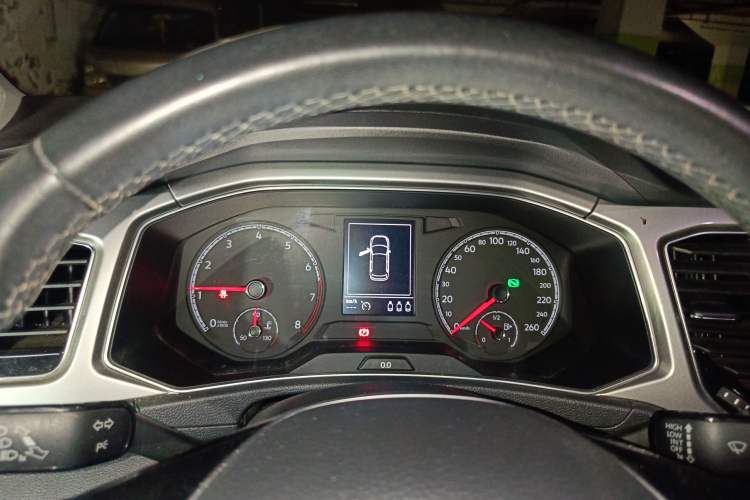 Used Volkswagen T-ROC 2018 230TSI DSG Two-Wheel Drive Advanced Version China VI Standard Instrument Cluster
