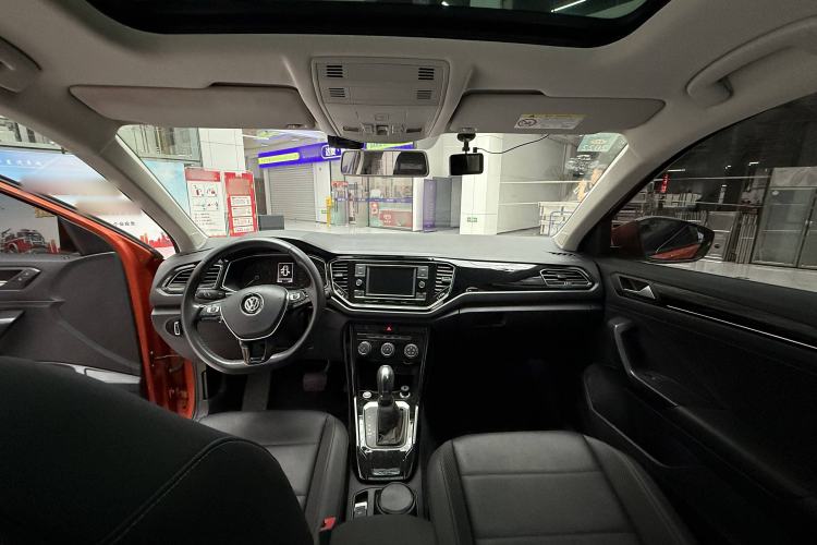 Used Volkswagen T-ROC 2018 280TSI DSG Two-Wheel-Drive Comfort Version China V Standard Interior 1