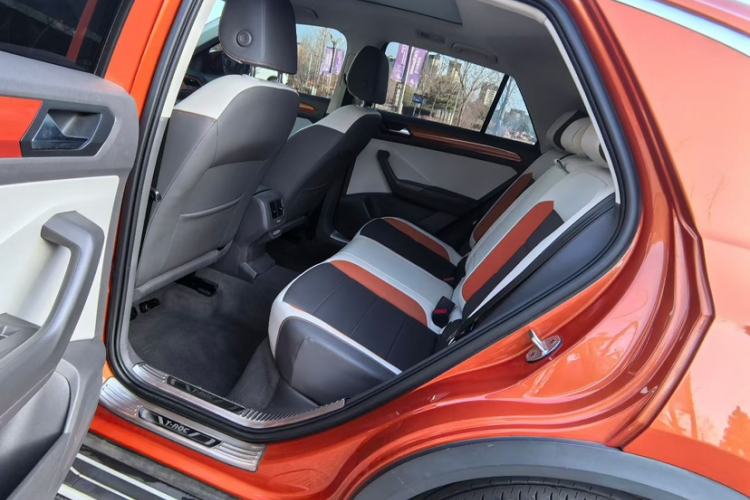 Used Volkswagen T-ROC 2018 280TSI DSG Two-Wheel-Drive Comfort Version China V Standard Interior 2