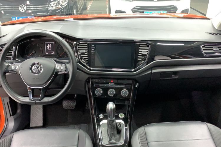 Used Volkswagen T-ROC 2018 280TSI DSG Two-Wheel-Drive Comfort Version China V Standard Interior 3