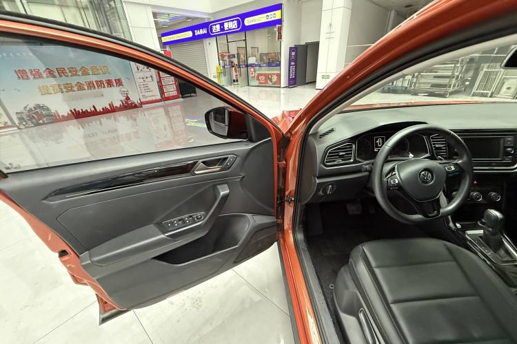Used Volkswagen T-ROC 2018 280TSI DSG Two-Wheel-Drive Comfort Version China V Standard Interior 5