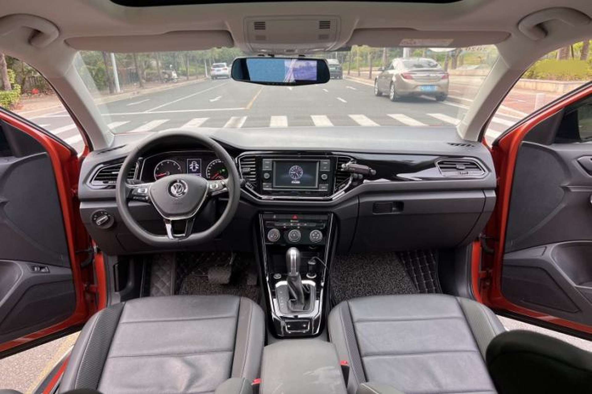 Used Volkswagen T-ROC 2018 280TSI DSG Two-Wheel-Drive Comfort Version China V Standard Interior 6