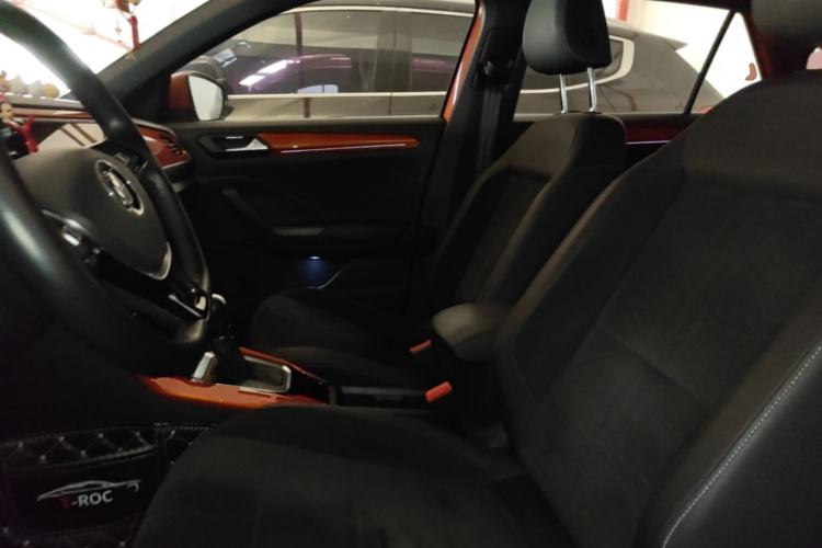 Used Volkswagen T-ROC 2018 280TSI DSG Two-Wheel-Drive Luxury Version China V Emission Standard Left Front Seat