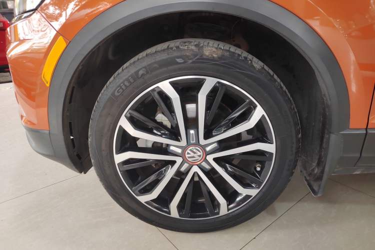 Used Volkswagen T-ROC 2018 280TSI DSG Two-Wheel-Drive Comfort Version China V Standard Left Front Wheel Hub