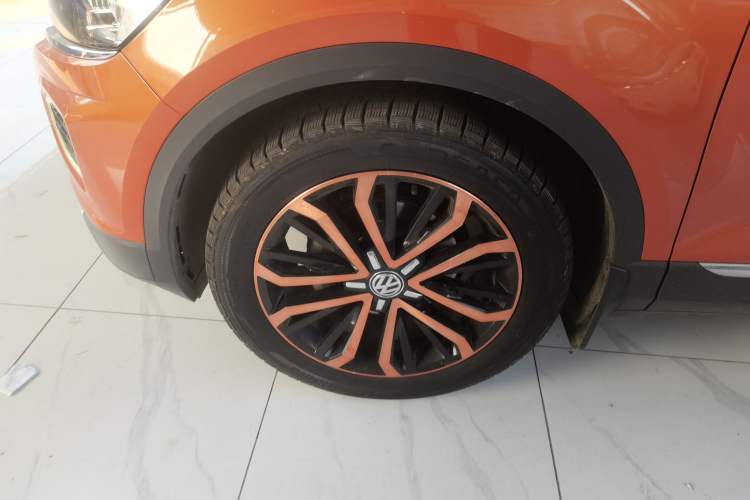 Used Volkswagen T-ROC 2018 280TSI DSG Two-Wheel-Drive Comfort Version China V Standard Left Front Wheel Hub