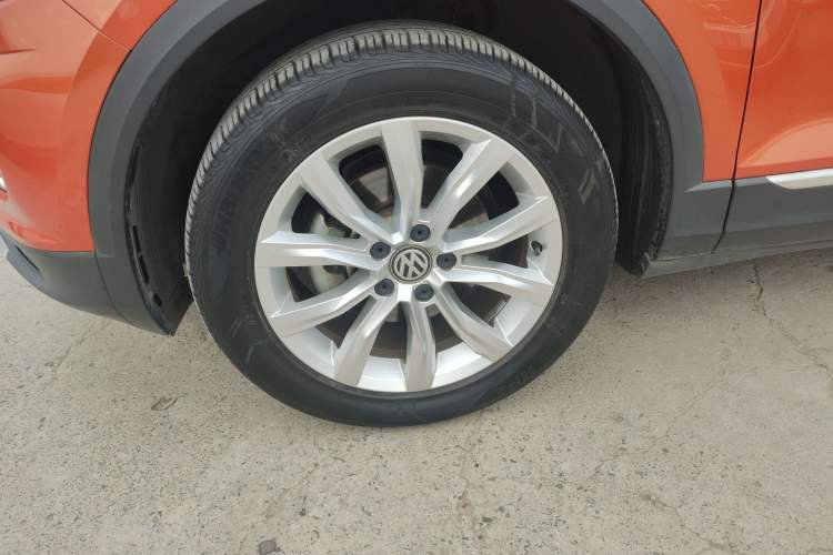 Used Volkswagen T-ROC 2018 280TSI DSG Two-Wheel Drive Advanced Version China V Emission Standard Left Front Wheel Hub