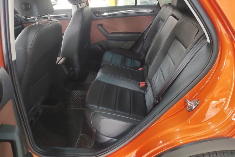 Used Volkswagen T-ROC 2018 280TSI DSG Two-Wheel-Drive Comfort Version China V Standard Left Rear Seat