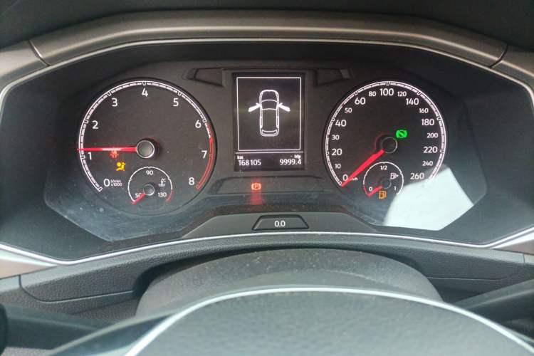 Used Volkswagen T-ROC 2018 280TSI DSG Two-Wheel Drive Advanced Version China V Emission Standard Odometer Close Up