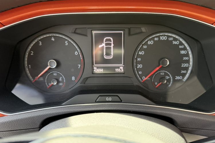 Used Volkswagen T-ROC 2018 280TSI DSG Two-Wheel-Drive Comfort Version China V Standard Odometer Close Up