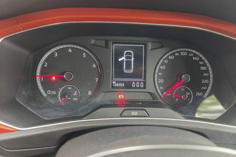 Used Volkswagen T-ROC 2018 230TSI DSG Two-Wheel Drive Advanced Version China V Standard Odometer Close Up