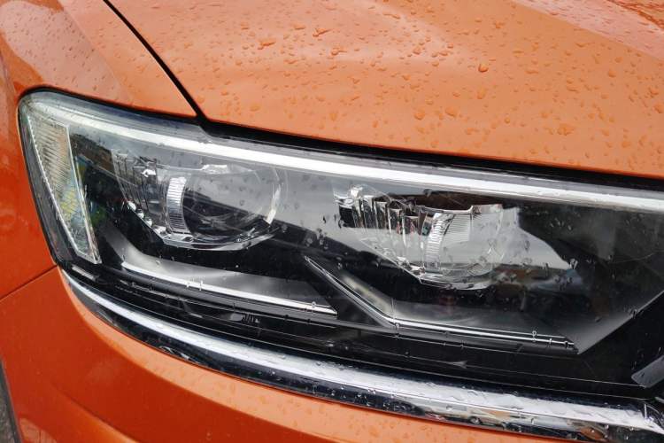 Used Volkswagen T-ROC 2018 280TSI DSG Two-Wheel-Drive Luxury Version China V Emission Standard Right Front Headlight