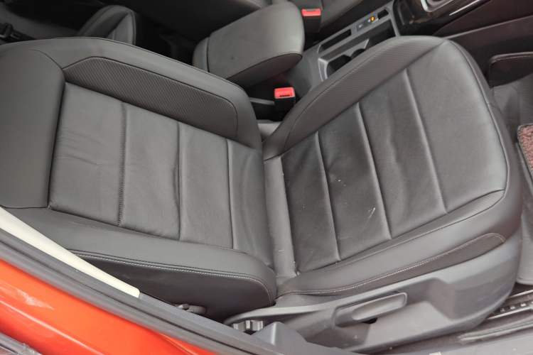 Used Volkswagen T-ROC 2018 280TSI DSG Two-Wheel-Drive Comfort Version China V Standard Right Front Seat