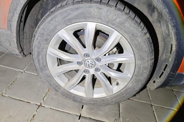 Used Volkswagen T-ROC 2018 230TSI DSG Two-Wheel Drive Advanced Version China V Standard Right Front Wheel Hub
