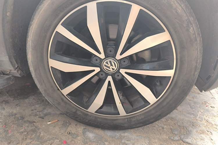Used Volkswagen T-ROC 2018 280TSI DSG Two-Wheel-Drive Comfort Version China V Standard Right Front Wheel Hub