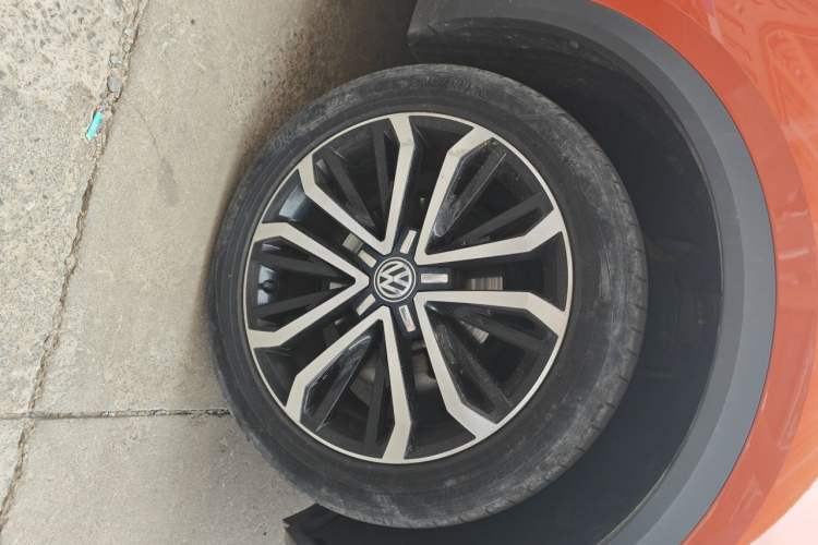 Used Volkswagen T-ROC 2018 280TSI DSG Two-Wheel-Drive Comfort Version China V Standard Right Front Wheel Hub