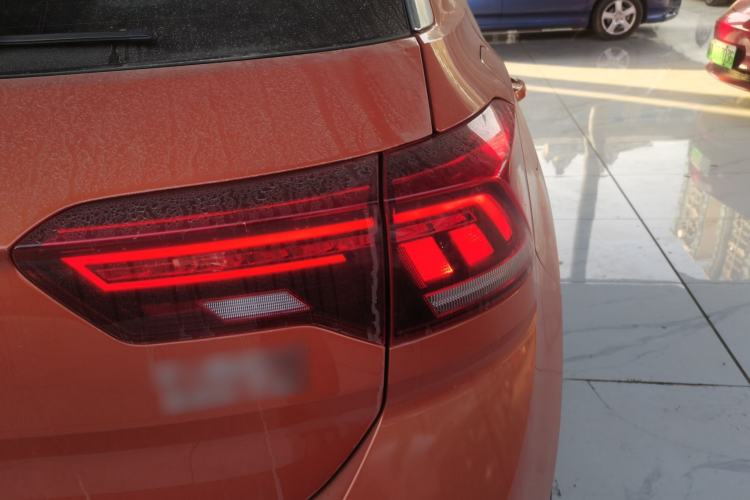 Used Volkswagen T-ROC 2018 280TSI DSG Two-Wheel-Drive Comfort Version China V Standard Right Rear Taillight