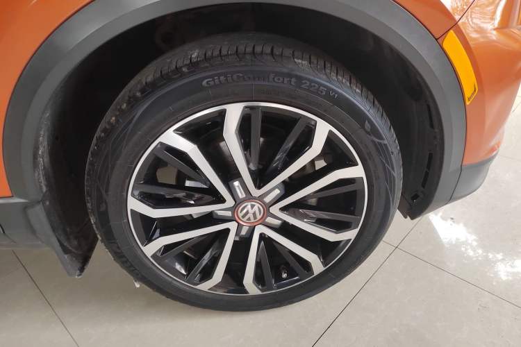 Used Volkswagen T-ROC 2018 280TSI DSG Two-Wheel-Drive Comfort Version China V Standard Right Rear Wheel Hub