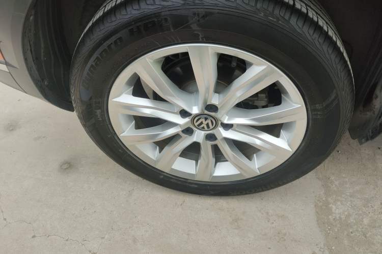 Used Volkswagen T-ROC 2018 280TSI DSG Two-Wheel Drive Advanced Version China V Emission Standard Right Rear Wheel Hub