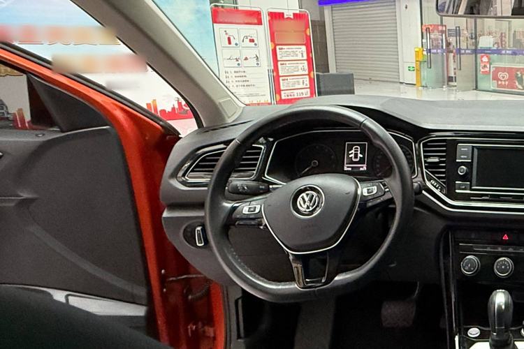 Used Volkswagen T-ROC 2018 280TSI DSG Two-Wheel-Drive Comfort Version China V Standard Steering Wheel