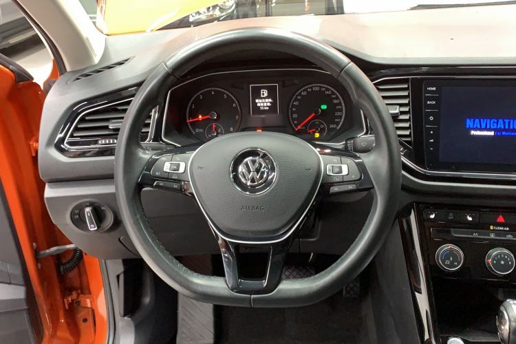 Used Volkswagen T-ROC 2018 280TSI DSG Two-Wheel-Drive Comfort Version China V Standard Steering Wheel
